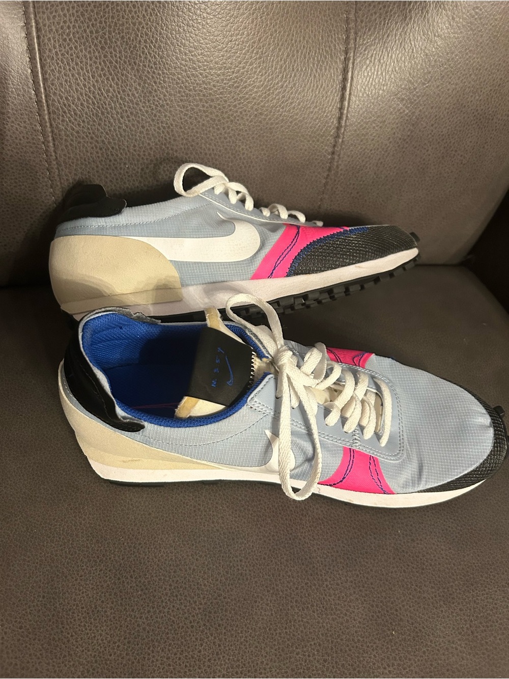 Nike Men’s Daybreak Light Blue & Hot Pink Retro Runner Sneakers